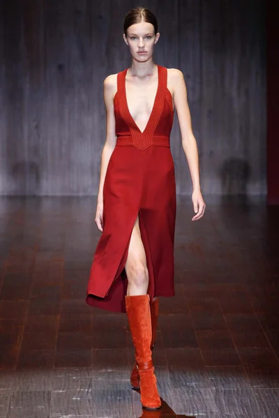 Look 17